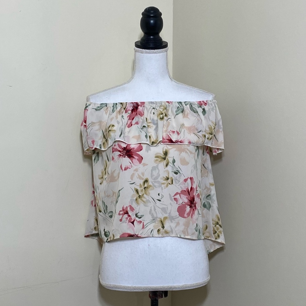 HOLLISTER || Woman’s Off shoulder Floral blouse size small